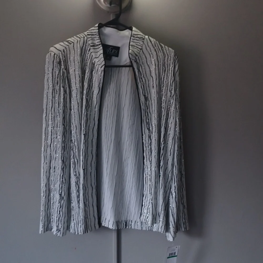 Fancy jacket - Picture 1 of 3